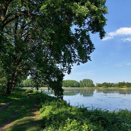 Pensjonat I Restauracja Hubertowka ミリチ エクステリア 写真